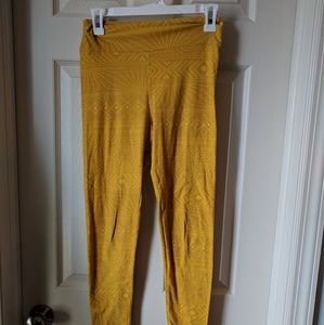 LuLaRoe OS Gold Pattern Leggings